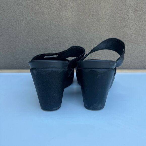 2/$24 Crocs Leather Strap Wedge Sandals Womens Size 6 - Picture 4 of 8